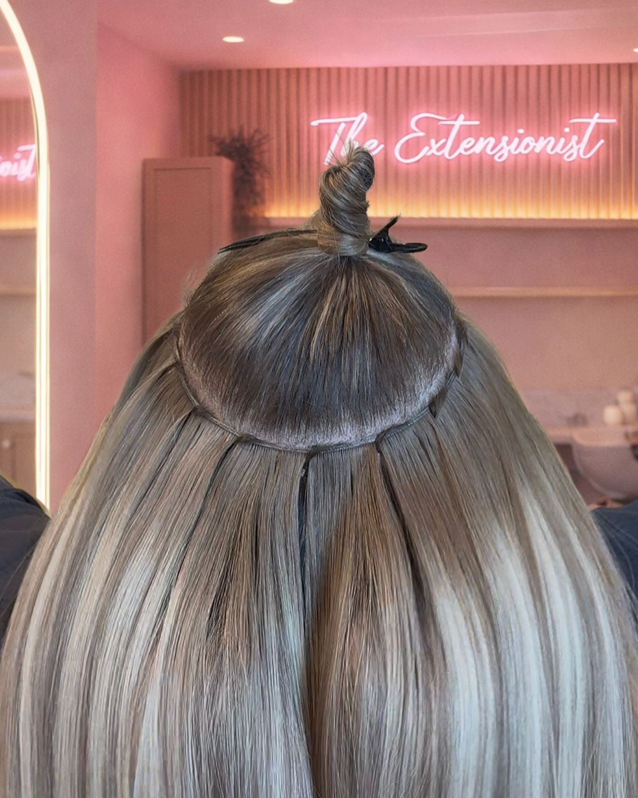A VOGUEPEARL row lying flat under the hair